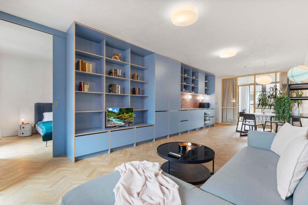 Elegant City Escape - Modern & Central Братислава Экстерьер фото