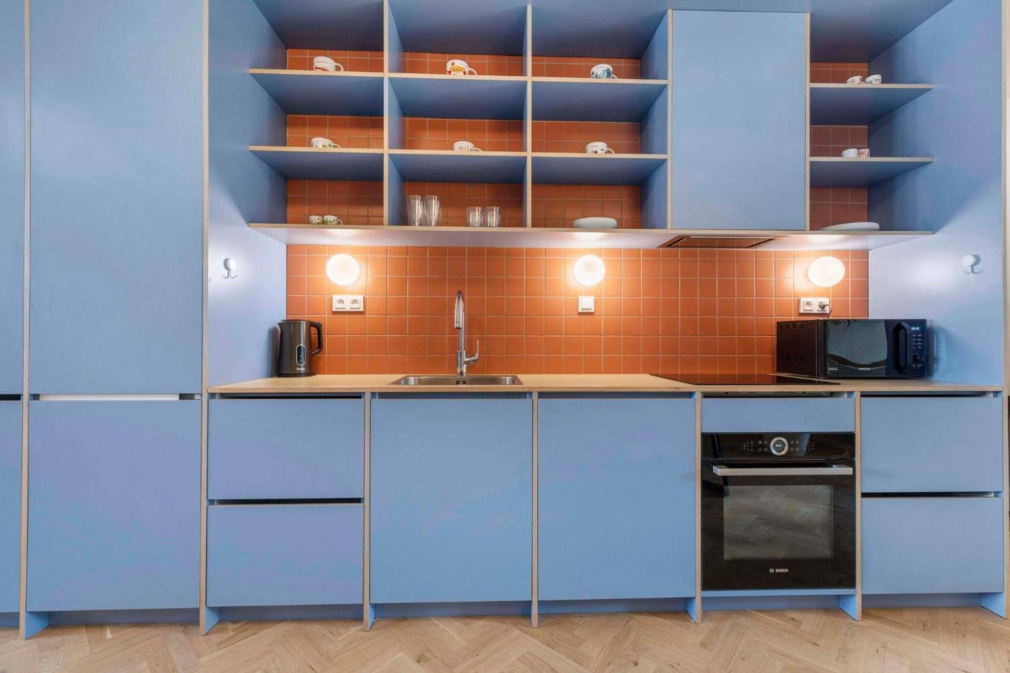 Elegant City Escape - Modern & Central Братислава Экстерьер фото